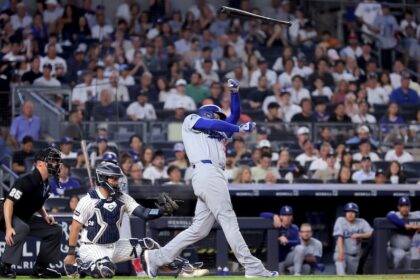 Freddie Freeman swing, Austin Wells, umpire Junior Valentine