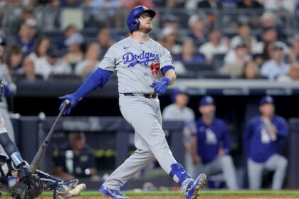 Max Muncy home run