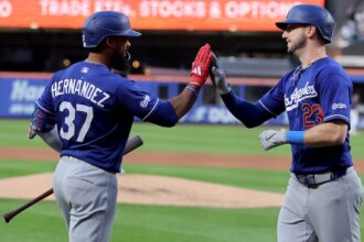 Teoscar Hernández, Kyle Tucker, alternate blue Dodgers jersey