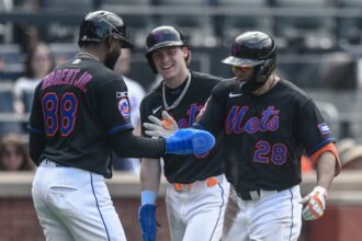Tyrone Taylor, Luis Robert Jr., Carson Benge, black Mets jersey