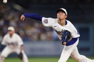 Yoshinobu Yamamoto, Max Muncy, Fourth of July