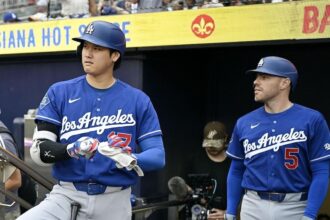 Shohei Ohtani, Freddie Freeman, alternate Dodgers blue jersey