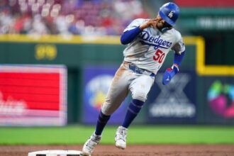 Mookie Betts running