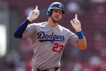 Kyle Tucker home run celebration